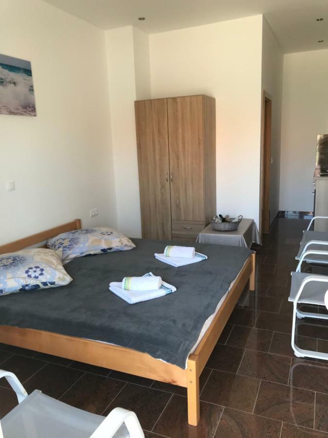 Apartmani Subasic Đảo Pag Ngoại thất bức ảnh
