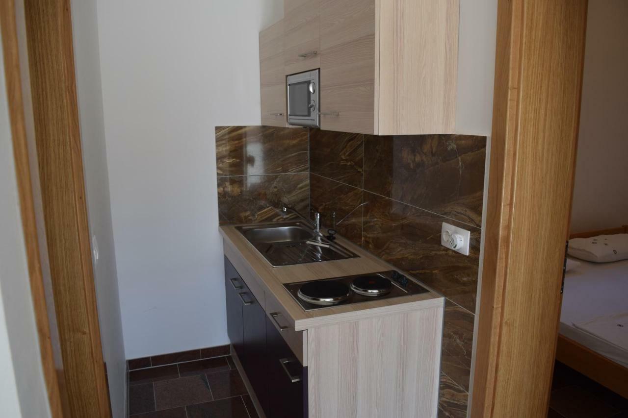 Apartmani Subasic Đảo Pag Ngoại thất bức ảnh