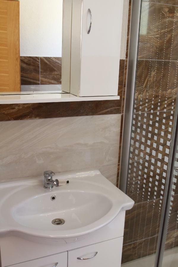 Apartmani Subasic Đảo Pag Ngoại thất bức ảnh