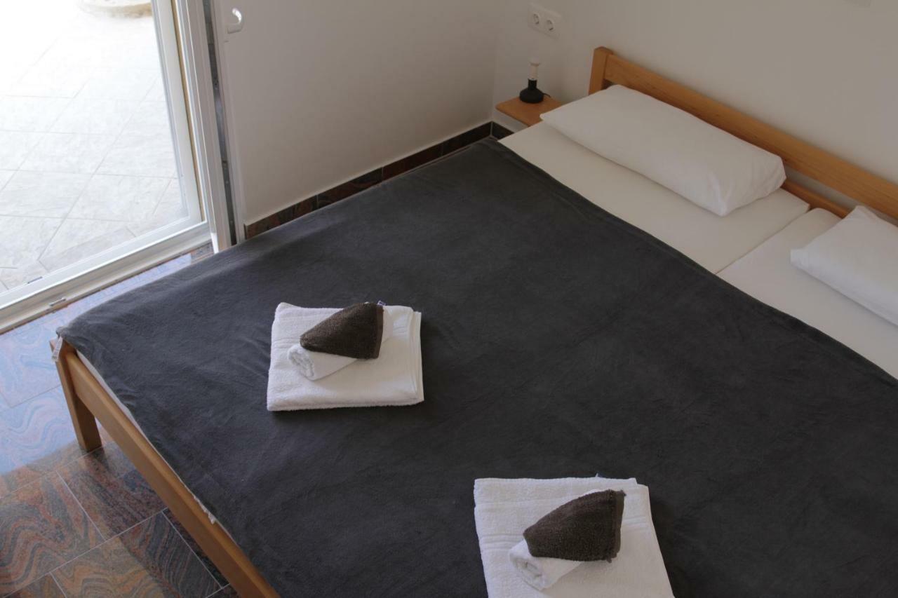 Apartmani Subasic Đảo Pag Ngoại thất bức ảnh