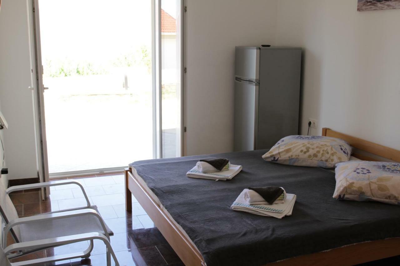 Apartmani Subasic Đảo Pag Ngoại thất bức ảnh