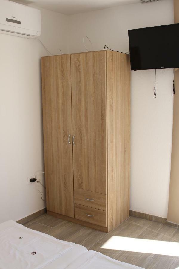 Apartmani Subasic Đảo Pag Ngoại thất bức ảnh