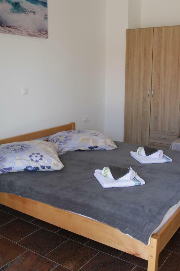 Apartmani Subasic Đảo Pag Ngoại thất bức ảnh
