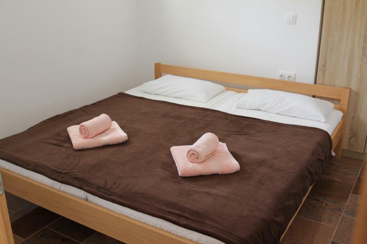 Apartmani Subasic Đảo Pag Ngoại thất bức ảnh